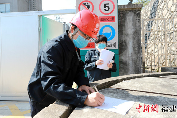 插件固態(tài)電容寧德供電公司重點基建項目正式復(fù)工